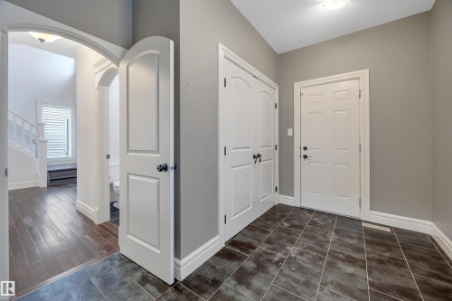 1047 Armitage Crescent Sw, Edmonton, AB - Indoor Photo Showing Other Room