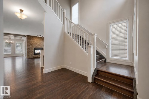 1047 Armitage Crescent Sw, Edmonton, AB - Indoor Photo Showing Other Room