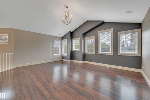 1047 Armitage Crescent Sw, Edmonton, AB - Indoor Photo Showing Other Room