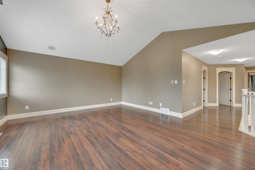 1047 Armitage Crescent Sw, Edmonton, AB - Indoor Photo Showing Other Room