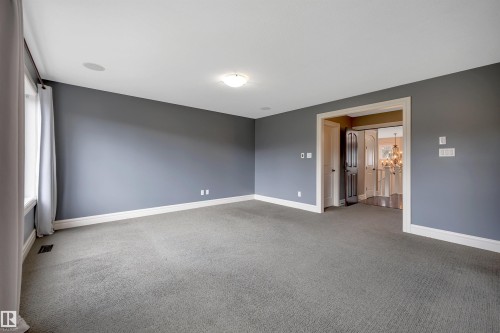 1047 Armitage Crescent Sw, Edmonton, AB - Indoor Photo Showing Other Room