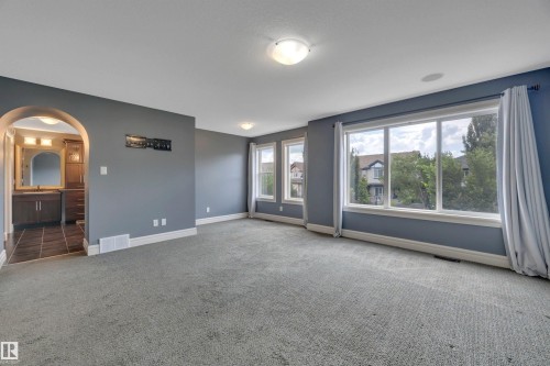 1047 Armitage Crescent Sw, Edmonton, AB - Indoor Photo Showing Other Room