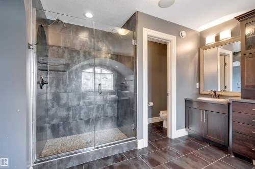 1047 Armitage Crescent Sw, Edmonton, AB - Indoor Photo Showing Bathroom
