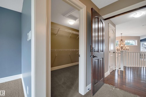 1047 Armitage Crescent Sw, Edmonton, AB - Indoor Photo Showing Other Room