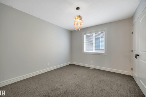 1047 Armitage Crescent Sw, Edmonton, AB - Indoor Photo Showing Other Room
