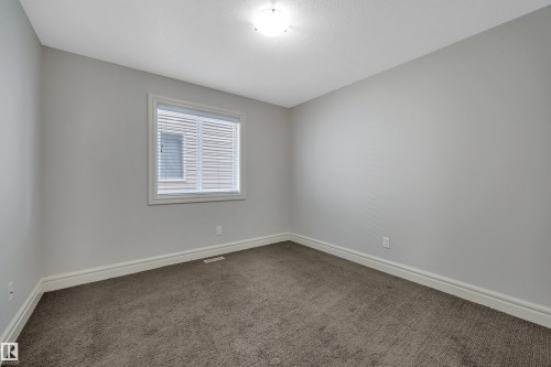 1047 Armitage Crescent Sw, Edmonton, AB - Indoor Photo Showing Other Room