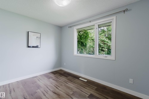 11420 46 Avenue Nw, Edmonton, AB - Indoor Photo Showing Other Room