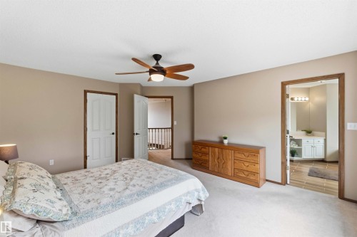 1080 Wedgewood Boulevard Nw, Edmonton, AB - Indoor Photo Showing Bedroom