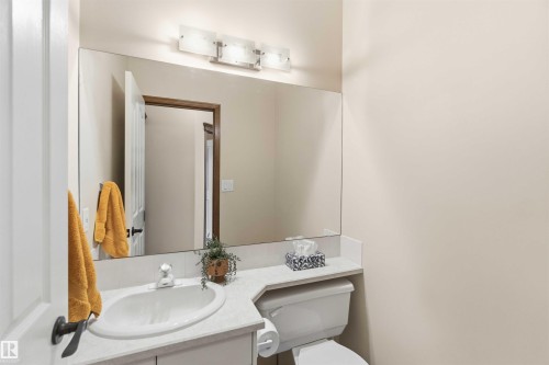 1080 Wedgewood Boulevard Nw, Edmonton, AB - Indoor Photo Showing Bathroom