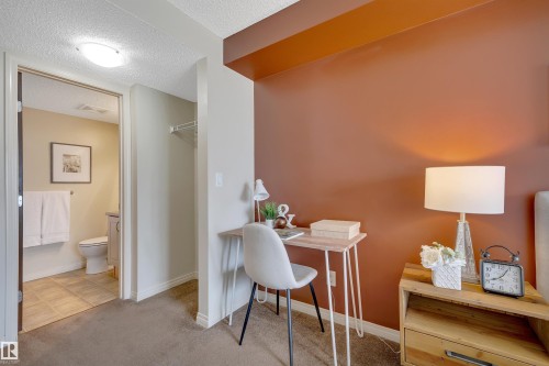 #205 13907 136 St Nw, Edmonton, AB - Indoor