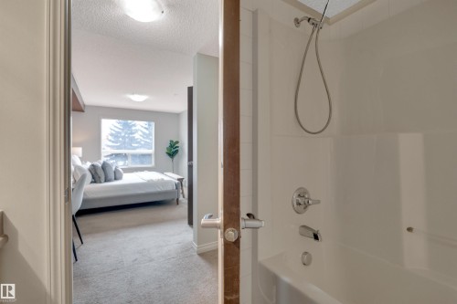 #205 13907 136 St Nw, Edmonton, AB - Indoor Photo Showing Bathroom