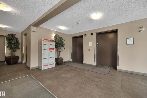 #205 13907 136 St Nw, Edmonton, AB - Indoor Photo Showing Other Room
