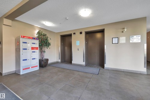#205 13907 136 St Nw, Edmonton, AB - Indoor Photo Showing Other Room
