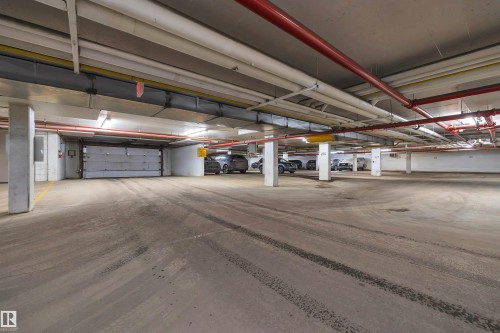 #205 13907 136 St Nw, Edmonton, AB - Indoor Photo Showing Garage