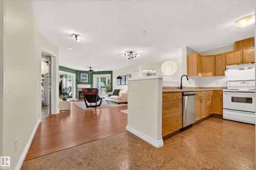 #206 7839 96 St Nw, Edmonton, AB - Indoor Photo Showing Kitchen