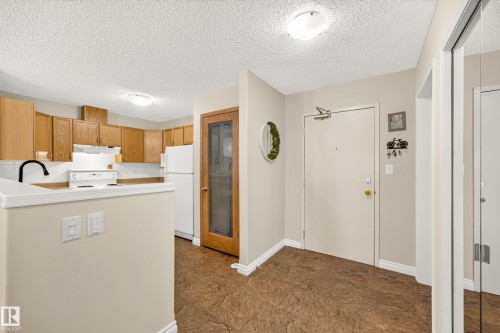 #206 7839 96 St Nw, Edmonton, AB - Indoor Photo Showing Kitchen