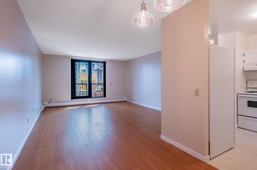 #1103 10125 109 St Nw, Edmonton, AB - Indoor