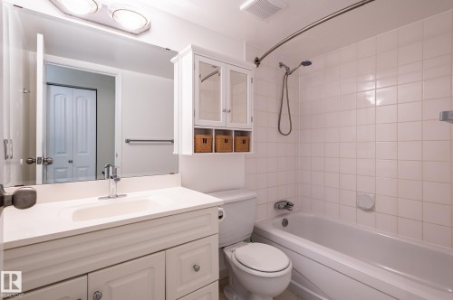 #1103 10125 109 St Nw, Edmonton, AB - Indoor Photo Showing Bathroom