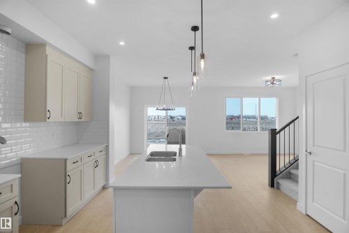 2204 194 Street Nw, Edmonton, AB - Indoor Photo Showing Kitchen With Upgraded Kitchen
