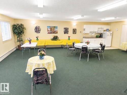 #101 911 Rabbit Hill Rd Nw, Edmonton, AB - Indoor
