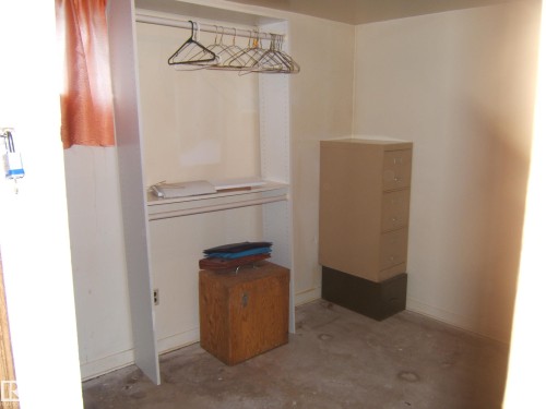Additional content - 4809 47A Street, Two Hills, AB - Indoor Photo Showing Other Room