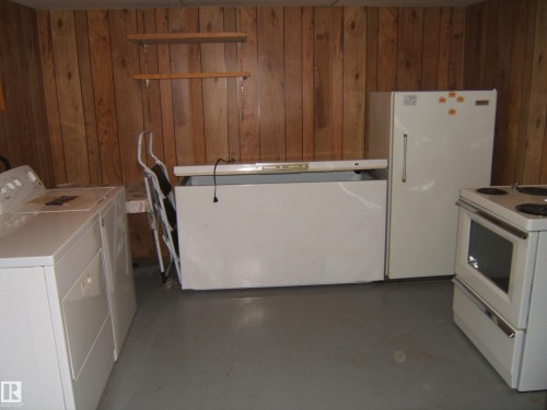 Additional content - 4809 47A Street, Two Hills, AB - Indoor Photo Showing Laundry Room