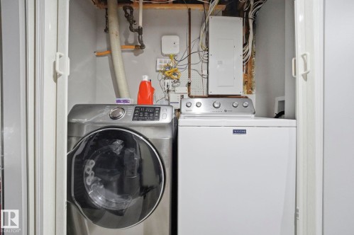 10528 45 Street Nw, Edmonton, AB - Indoor Photo Showing Laundry Room