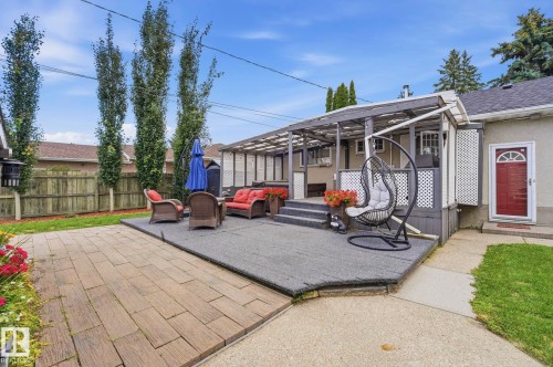10528 45 Street Nw, Edmonton, AB - Outdoor