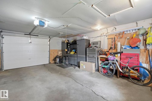10528 45 Street Nw, Edmonton, AB - Indoor Photo Showing Garage