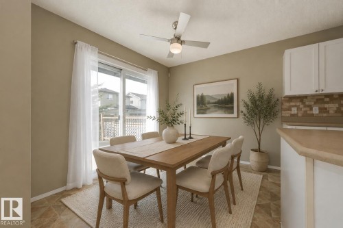 11335 167B Ave Nw, Edmonton, AB - Indoor Photo Showing Dining Room