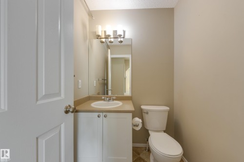 11335 167B Ave Nw, Edmonton, AB - Indoor Photo Showing Bathroom