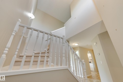 11335 167B Ave Nw, Edmonton, AB - Indoor Photo Showing Other Room