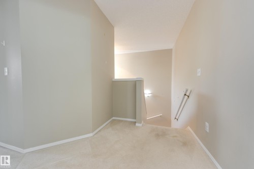 11335 167B Ave Nw, Edmonton, AB - Indoor Photo Showing Other Room