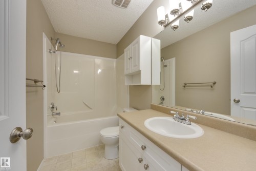 11335 167B Ave Nw, Edmonton, AB - Indoor Photo Showing Bathroom
