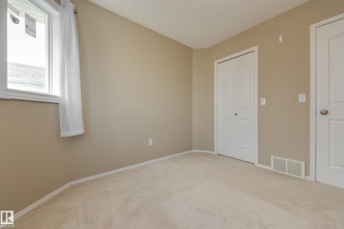 11335 167B Ave Nw, Edmonton, AB - Indoor Photo Showing Other Room