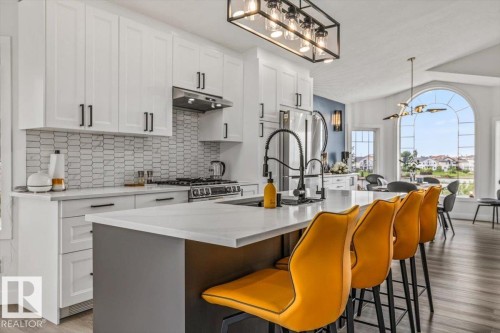 8731 160A Avenue Nw, Edmonton, AB - Indoor Photo Showing Kitchen With Upgraded Kitchen