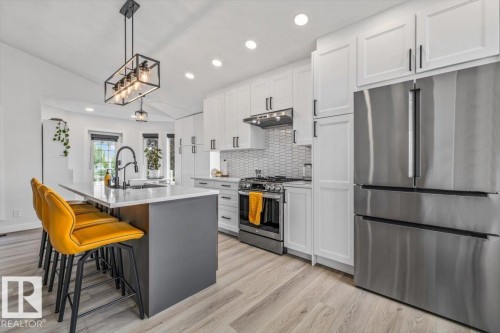 8731 160A Avenue Nw, Edmonton, AB - Indoor Photo Showing Kitchen With Upgraded Kitchen
