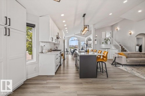 8731 160A Avenue Nw, Edmonton, AB - Indoor Photo Showing Kitchen With Upgraded Kitchen
