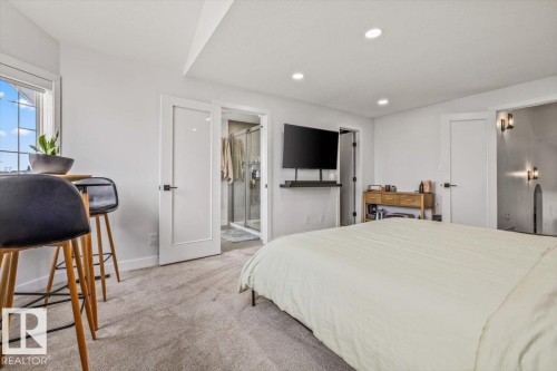 8731 160A Avenue Nw, Edmonton, AB - Indoor Photo Showing Bedroom