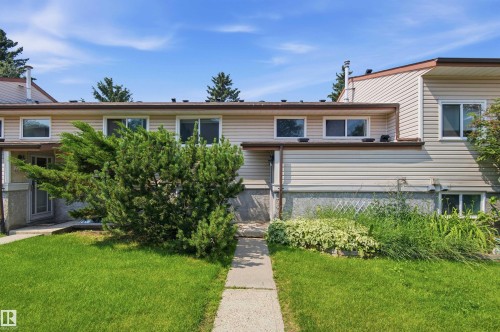 1749 LAKEWOOD Road NW  Edmonton, AB T6K 3B8