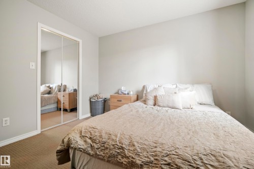 #340 2436 Guardian Rd Nw, Edmonton, AB - Indoor Photo Showing Bedroom