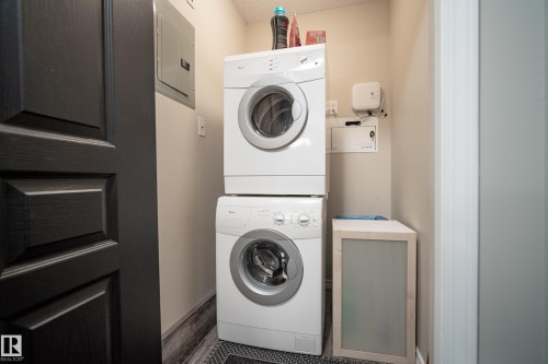 #340 2436 Guardian Rd Nw, Edmonton, AB - Indoor Photo Showing Laundry Room