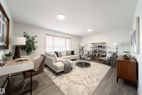 4811 152 Avenue Nw, Edmonton, AB - Indoor Photo Showing Other Room