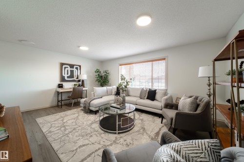 4811 152 Avenue Nw, Edmonton, AB - Indoor Photo Showing Living Room