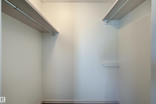 4811 152 Avenue Nw, Edmonton, AB - Indoor With Storage