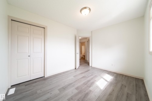 4811 152 Avenue Nw, Edmonton, AB - Indoor Photo Showing Other Room