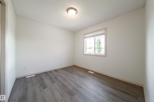 4811 152 Avenue Nw, Edmonton, AB - Indoor Photo Showing Other Room