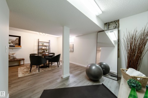 4811 152 Avenue Nw, Edmonton, AB - Indoor
