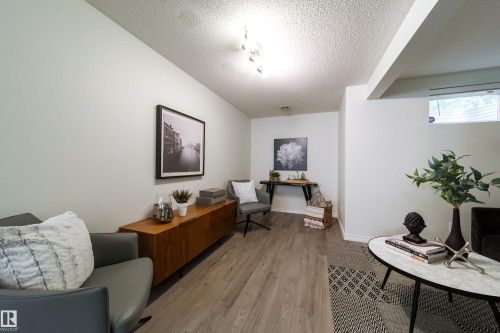 4811 152 Avenue Nw, Edmonton, AB - Indoor