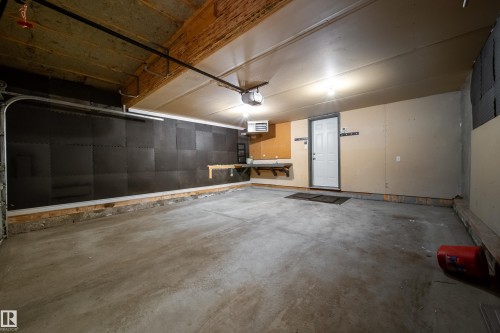4811 152 Avenue Nw, Edmonton, AB - Indoor Photo Showing Garage